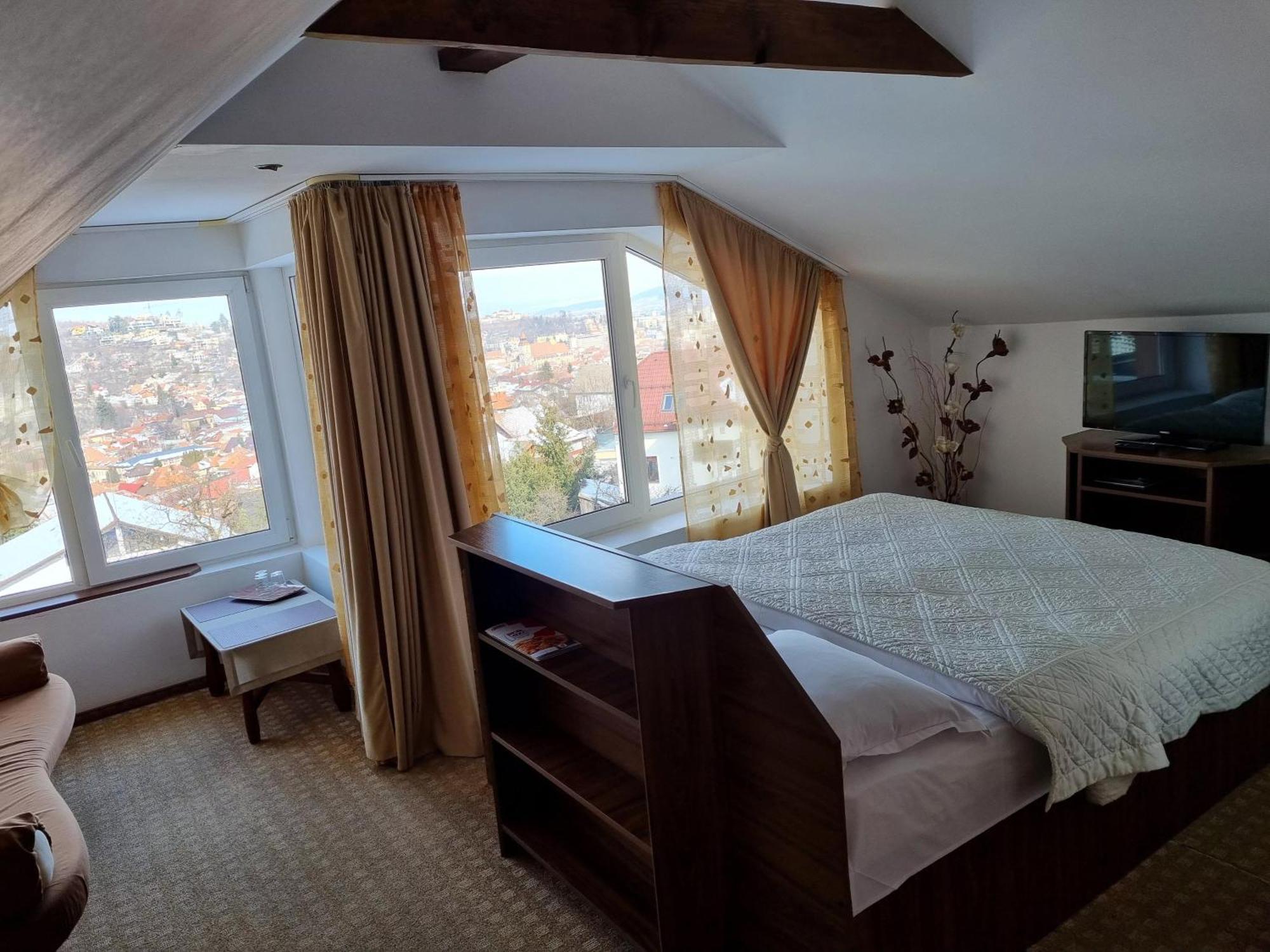 Casa Cristina Hotel Braşov Buitenkant foto